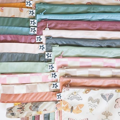 Tiny Twinkle Mess-Proof Waterproof Wet Dry Bag | 2-Pack Reusable Wet Bags for Swimsuits & Baby Clothes | Leakproof Wet Bag for Travel & Diaper Changes for Baby (Black, White)