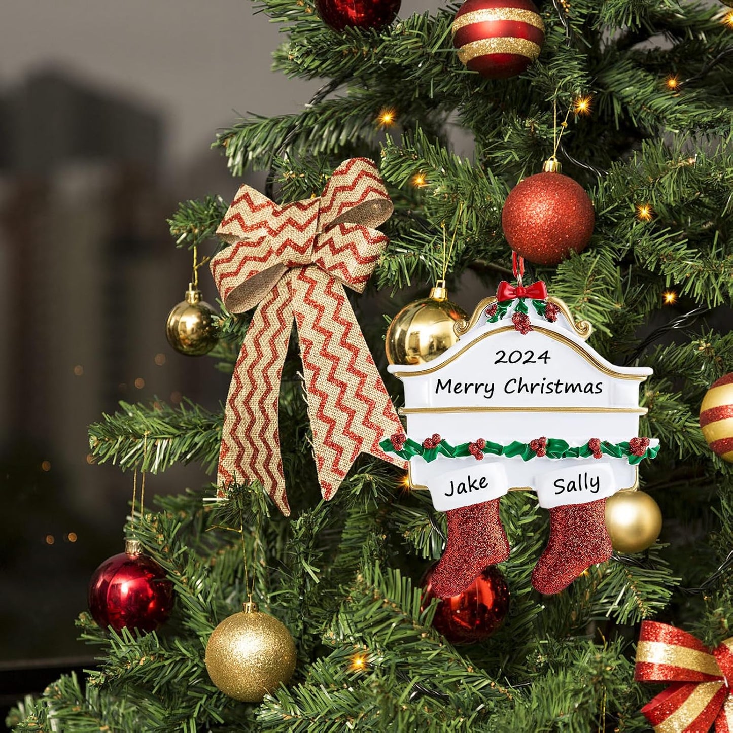 Personalized Christmas Ornaments 2025 Family of 2/3/4/5/6/7/8 Custom Christmas Stocking Ornament with Names Customized Ornaments for Xmas Tree,Family of 3